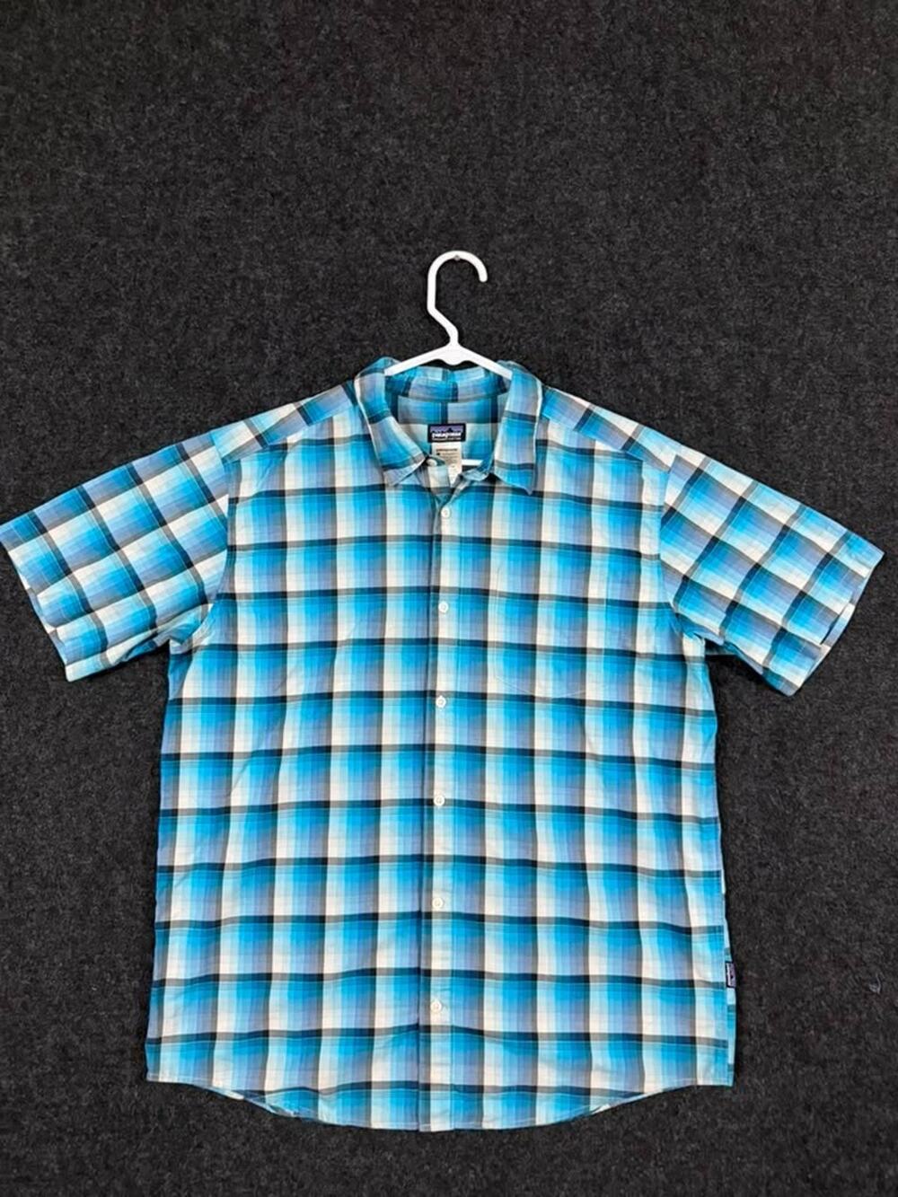Patagonia Men's L Blue Plaid Organic Cotton Short Sleeve Button Up Shirt